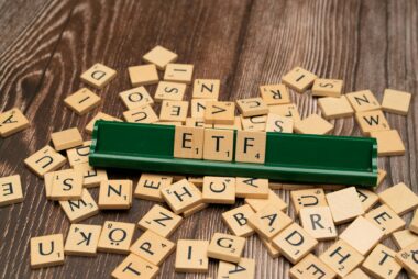 Mutual Funds and ETFs: Trends to Watch in 2025