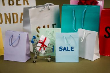 The Psychology of Spending: How to Curb Impulse Buying